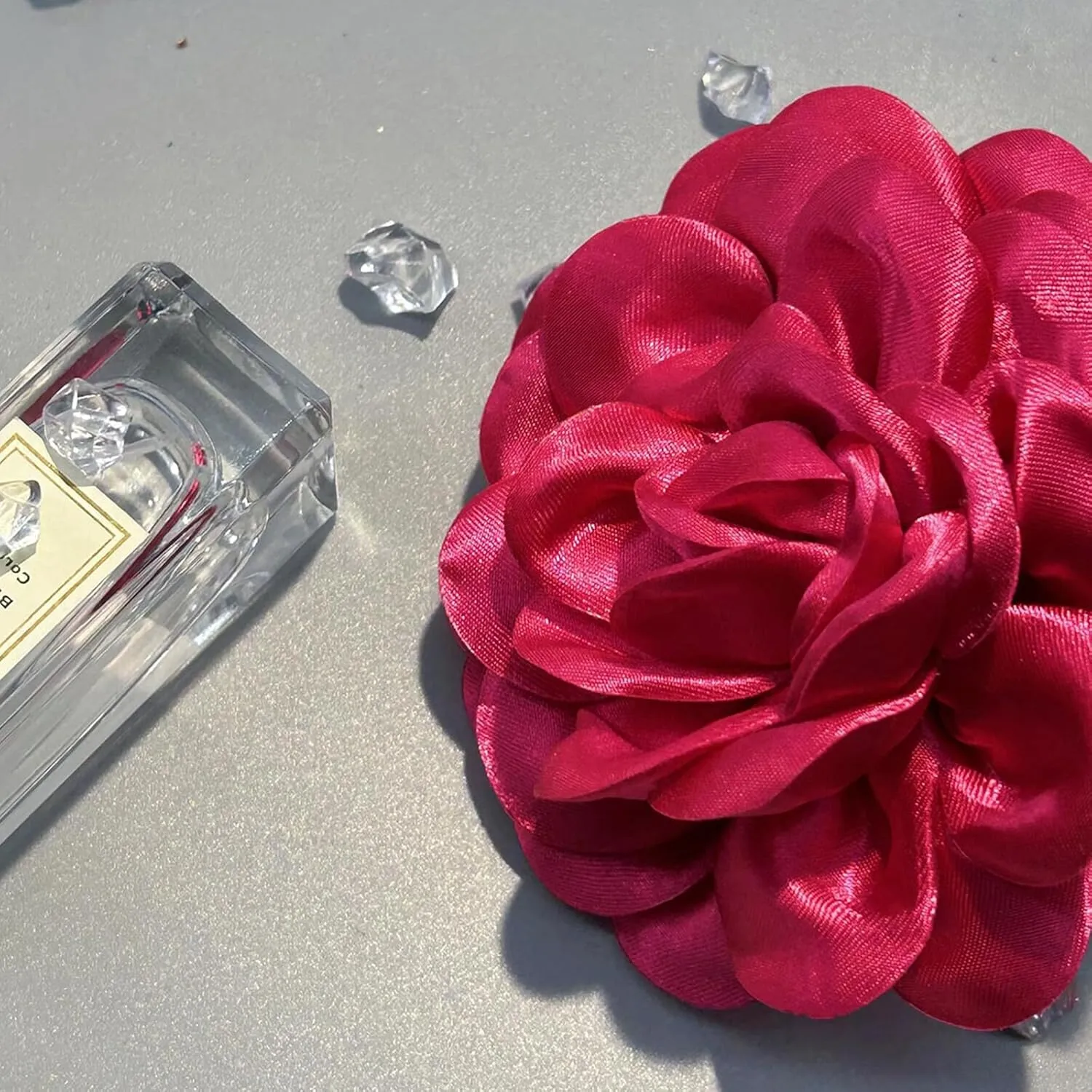 Elegant Large Rose Flower Brooches Lapel Pins Handmade Dainty Satin Fabric Brooches Big Camellia Flower Brooch Pin for Women Wedding Part Dance Dress Suit Clothes Accessories Jewelry