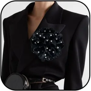 Elegant Large Rose Flower Brooches Lapel Pins Handmade Dainty Satin Fabric Pearl Brooches Big Camellia Flower Brooch Pin for Women Wedding Part Dance Dress Suit Clothes Accessories Prom Jewelry