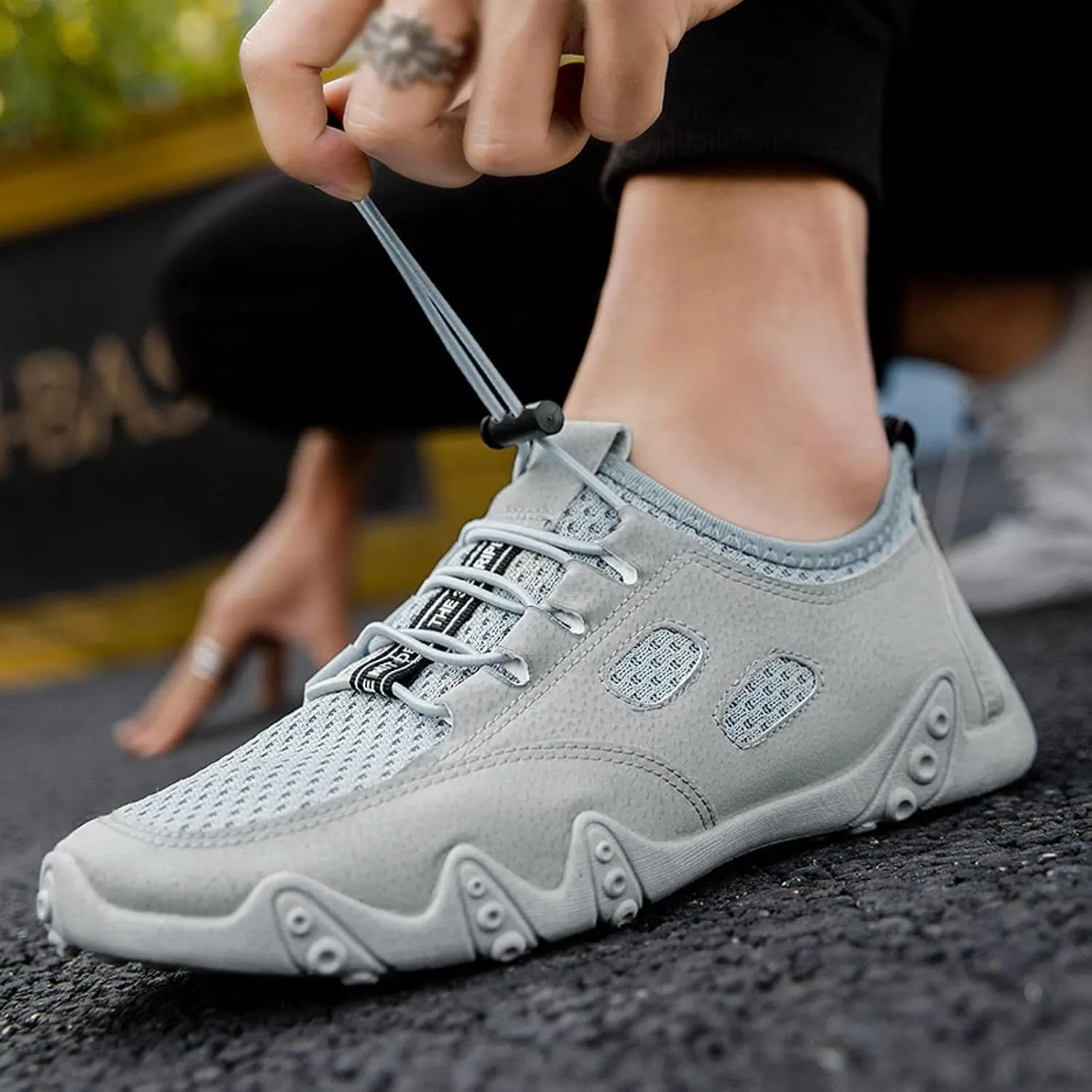 Men's Lightweight Non Slip Barefoot Shoes Business Mesh Breathable Walking Shoe Men's Arch Support Insole Shoes