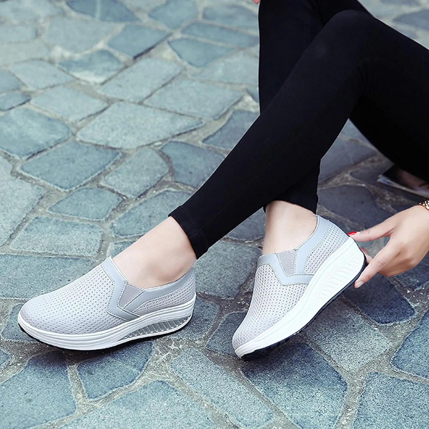 oiangi Women Wedge Shoes Breathable Mesh Sneakers Slip On Comfort Walking Shoes Fashion Casual Solid Color Round Toe Non-Slip Platform Sports Shoes