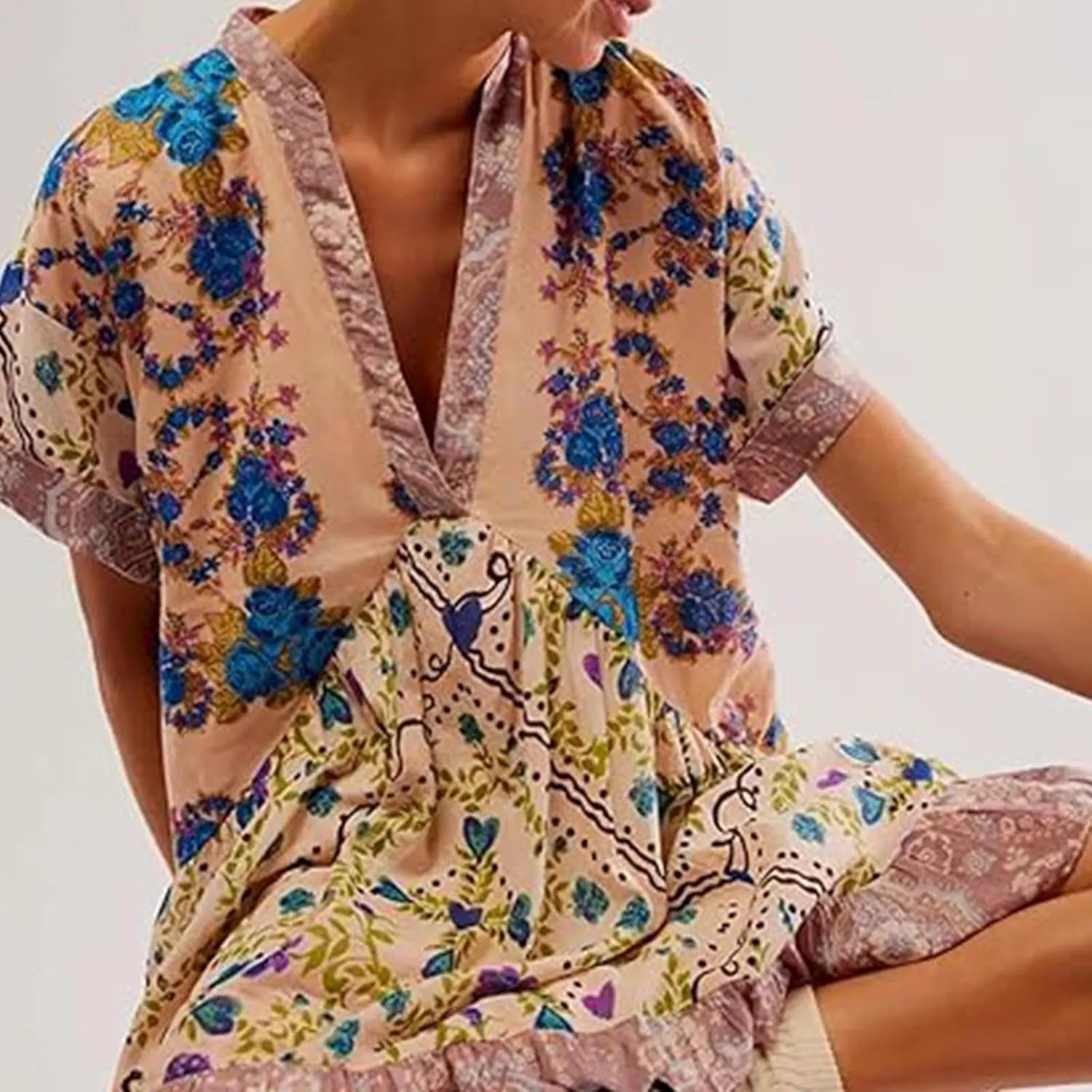 Womens Boho Summer Dresses Short Sleeve Ruffle Hem Dress V Neck Floral Mini Dress Beach Sundress Vacation Outfits