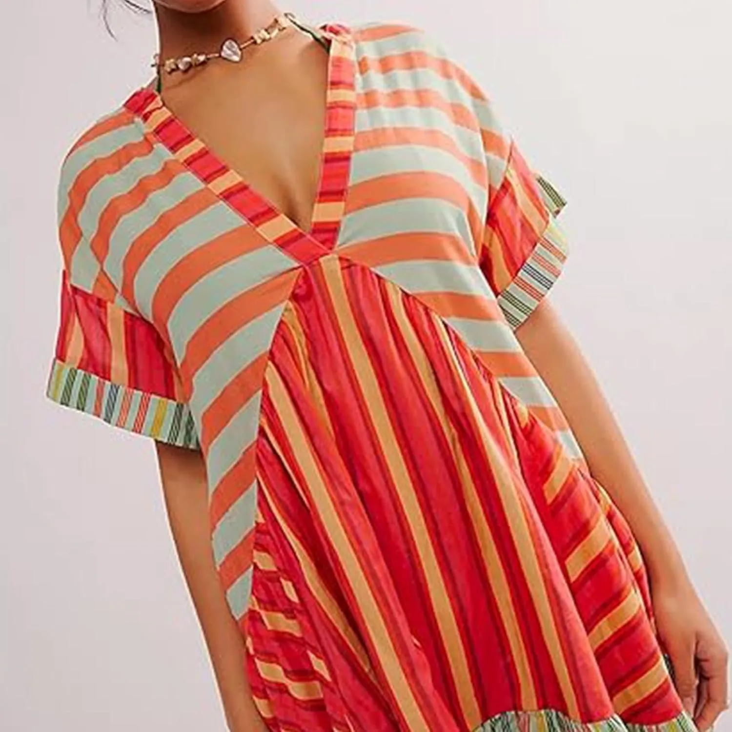 Womens Boho Summer Dresses Short Sleeve Ruffle Hem Dress V Neck Floral Mini Dress Beach Sundress Vacation Outfits