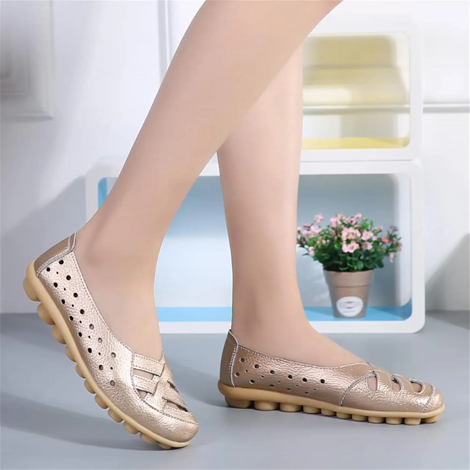 Womens Cowhide Leather Slip On Moccasins Shoes Flat Slipper Comfortable Leather Loafers Breathable Lightweight Round Toe Nurse Loafer Driving Walking Flat Work Shoes