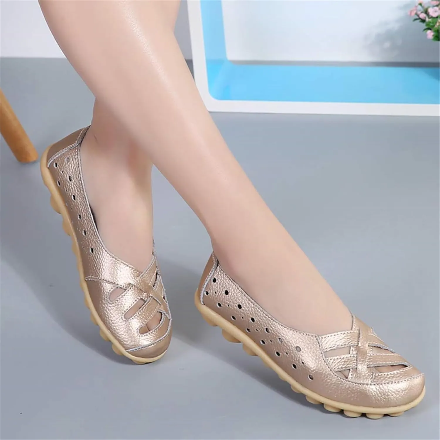 Womens Cowhide Leather Slip On Moccasins Shoes Flat Slipper Comfortable Leather Loafers Breathable Lightweight Round Toe Nurse Loafer Driving Walking Flat Work Shoes