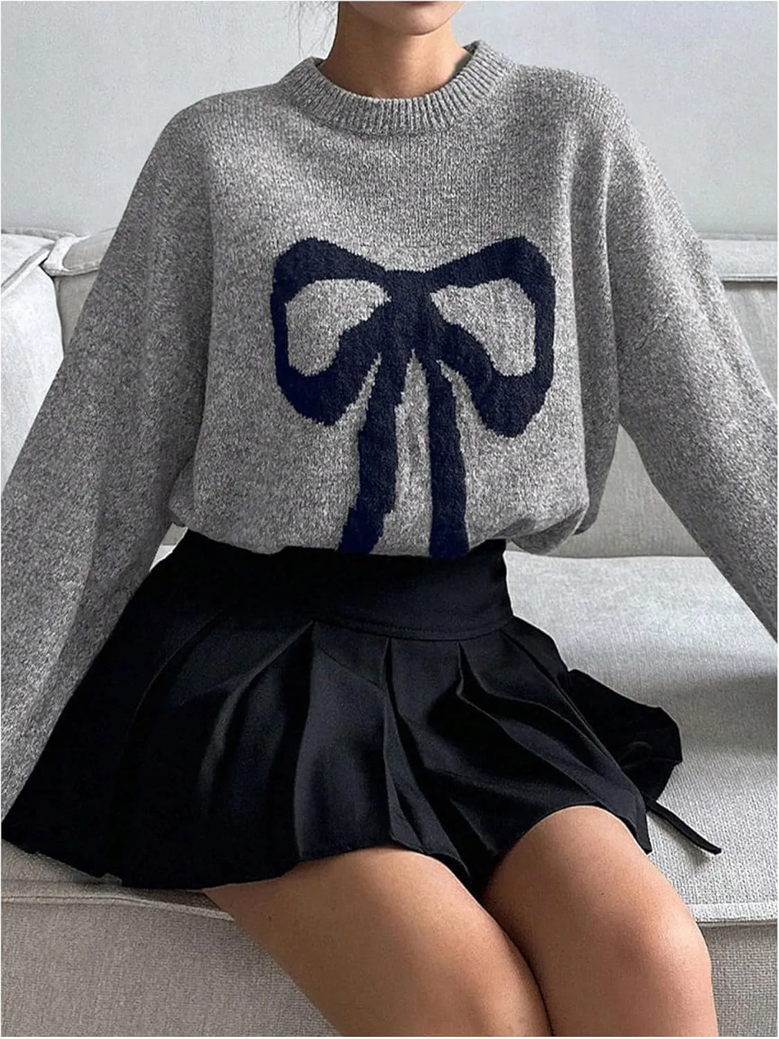 Women's Oversized Sweaters Bow Graphic Long Sleeve Drop Shoulder Sweaters Fall Outfits Trendy